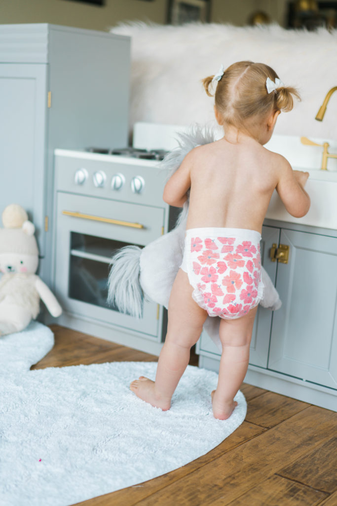 Mommy Blogger Katelyn Jones of A Touch of Pink Blog Shares her favorite toys for toddlers